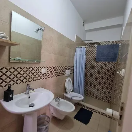 Modern & Spacious 3 Bedroom Ground Floor Apartment/vila Villa Tirana